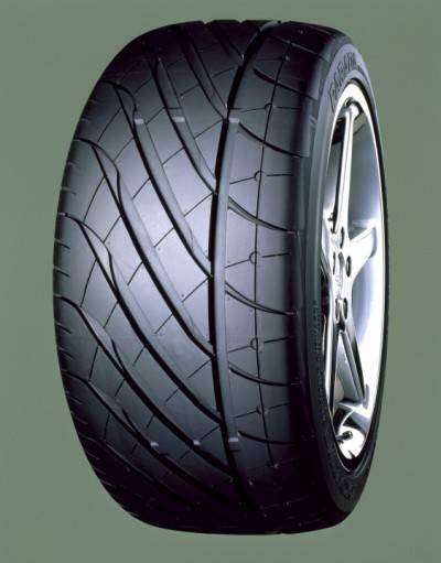 225/40R18 92W Yokohama PARADA
